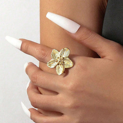 2024New Trendy 18K Gold-plated Flowers Ring For Women Stylish Vintage